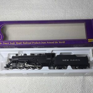 IHC New Haven 2-8-0 HO Scale Black Steam Locomotive (New)